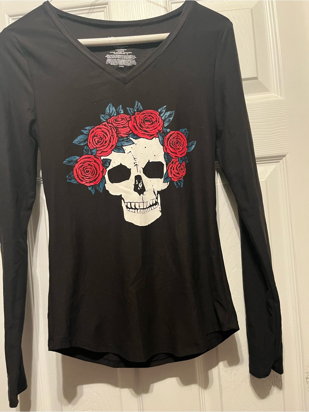 No Boundaries Black Long-Sleeve V-Neck Top with Red Rose Skull Graphic